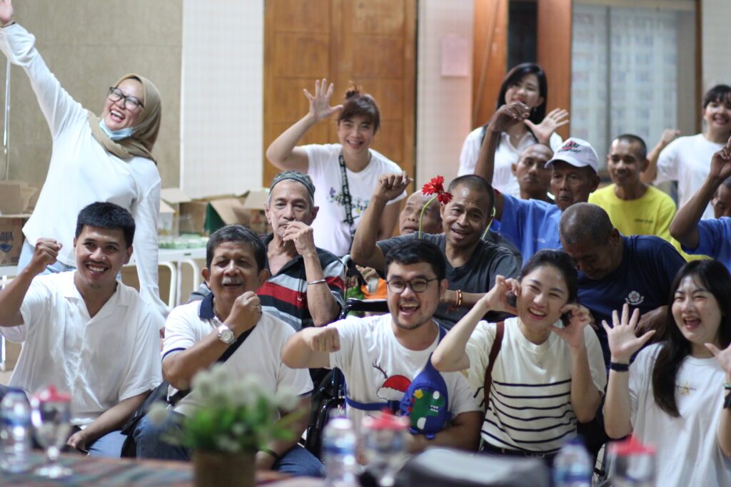 Baksos Awal Tahun 2024 HELPING Peduli Sosial ke Panti Werdha
